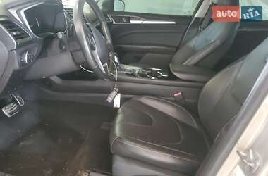 Седан Ford Fusion 2015 в 