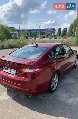 Седан Ford Fusion 2015 в 
