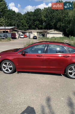 Седан Ford Fusion 2015 в 
