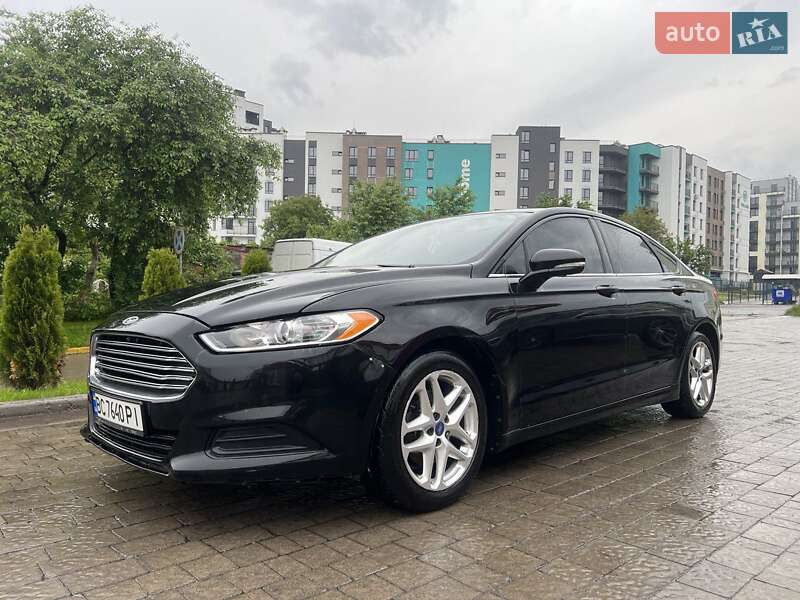 Седан Ford Fusion 2012 в Львові