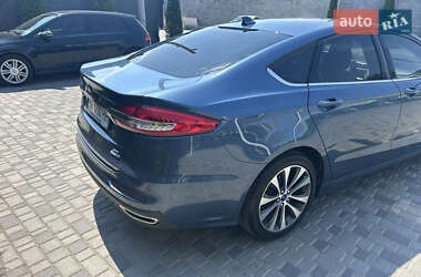 Седан Ford Fusion 2019 в 