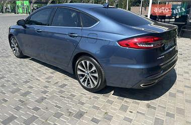 Седан Ford Fusion 2019 в 
