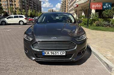 Седан Ford Fusion 2015 в 