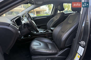 Седан Ford Fusion 2015 в 