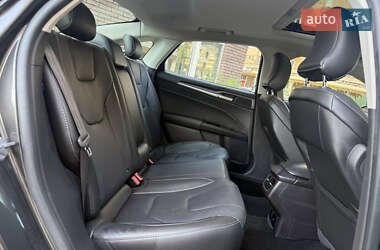 Седан Ford Fusion 2015 в 