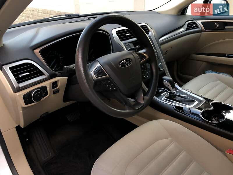 Седан Ford Fusion 2015 в Тернополе