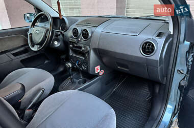 Хетчбек Ford Fusion 2004 в 