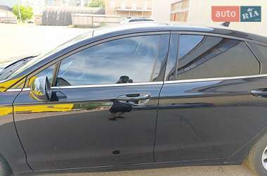 Седан Ford Fusion 2019 в 
