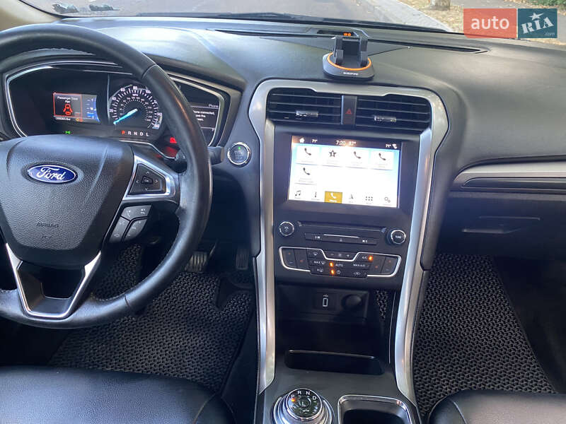 Седан Ford Fusion 2017 в Одесі