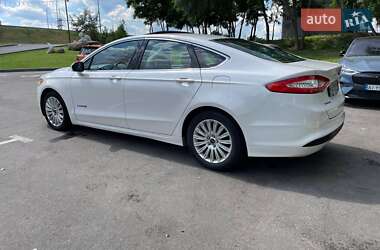 Седан Ford Fusion 2012 в 