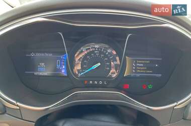 Седан Ford Fusion 2012 в 