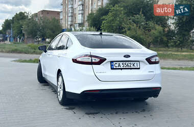 Седан Ford Fusion 2013 в 