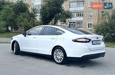 Седан Ford Fusion 2013 в 