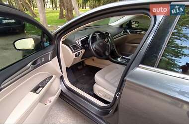 Седан Ford Fusion 2018 в 