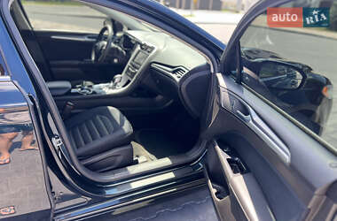 Седан Ford Fusion 2014 в 