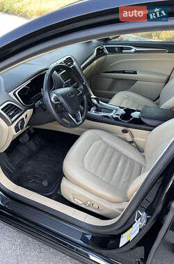 Седан Ford Fusion 2014 в 