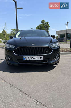 Седан Ford Fusion 2014 в 