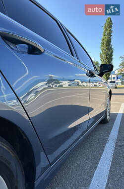 Седан Ford Fusion 2017 в 
