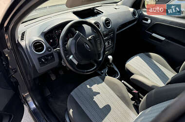 Хетчбек Ford Fusion 2006 в 