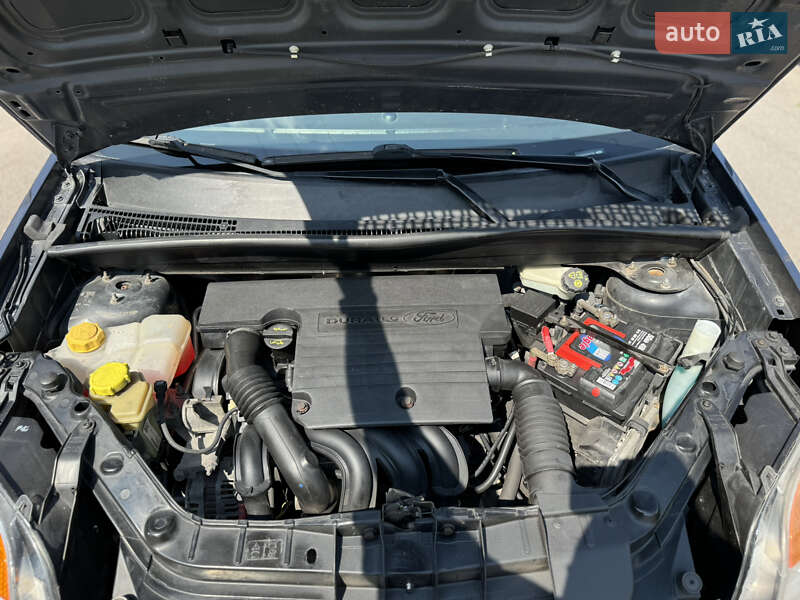 Хетчбек Ford Fusion 2006 в Чернігові