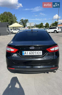 Седан Ford Fusion 2015 в 