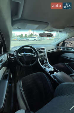 Седан Ford Fusion 2015 в 