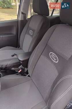 Хэтчбек Ford Fusion 2010 в 