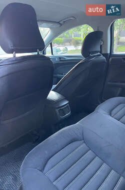 Седан Ford Fusion 2014 в 