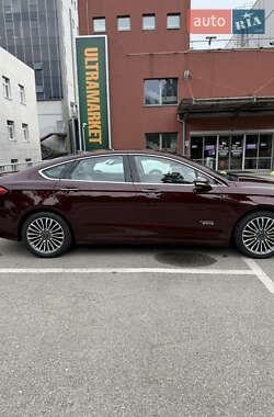 Седан Ford Fusion 2016 в 