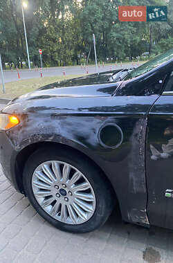Седан Ford Fusion 2013 в 