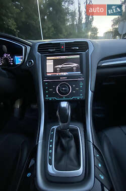 Седан Ford Fusion 2013 в 