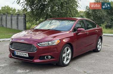 Седан Ford Fusion 2015 в 