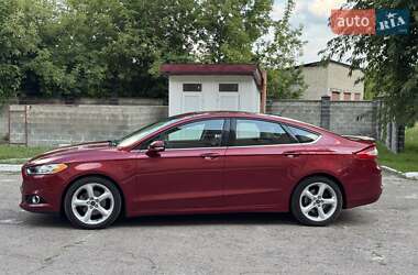 Седан Ford Fusion 2015 в 