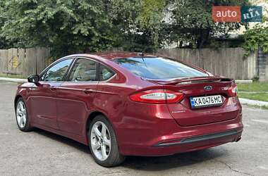 Седан Ford Fusion 2015 в 