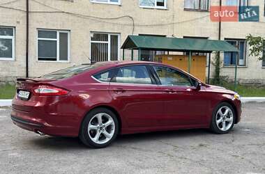 Седан Ford Fusion 2015 в 