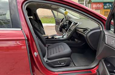 Седан Ford Fusion 2015 в 