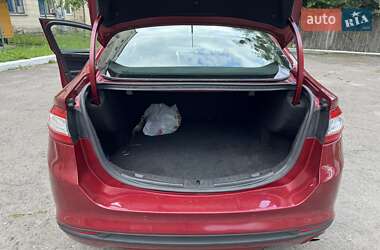 Седан Ford Fusion 2015 в 