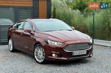 Седан Ford Fusion 2015 в 