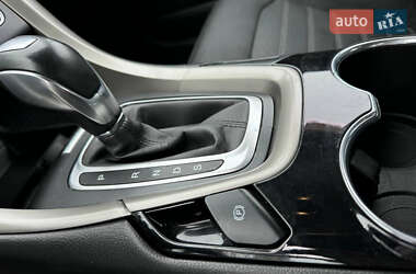 Седан Ford Fusion 2015 в 