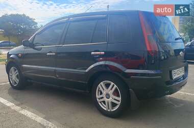 Хетчбек Ford Fusion 2003 в 