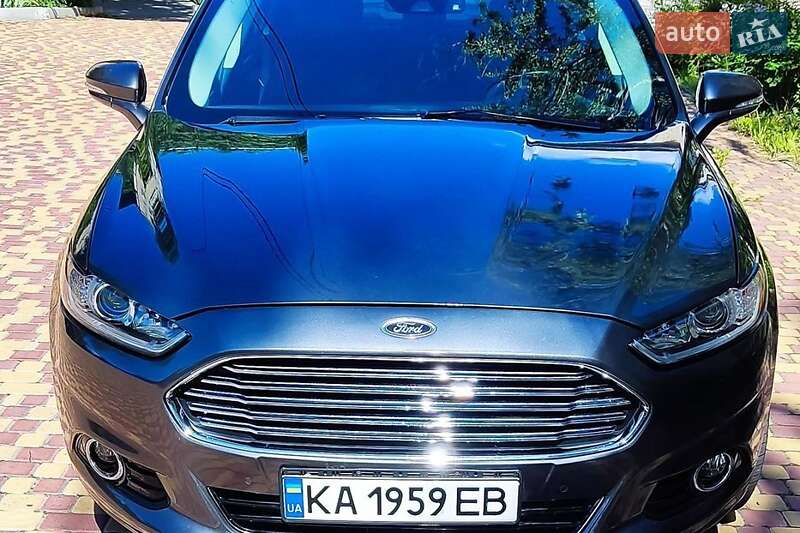 Седан Ford Fusion 2015 в 