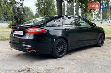 Седан Ford Fusion 2016 в 