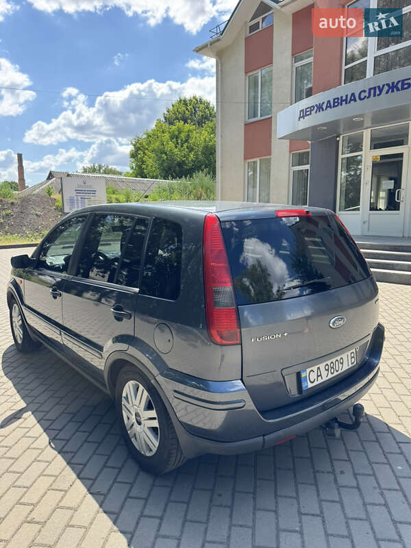 Хэтчбек Ford Fusion 2003 в Шполе