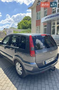 Хэтчбек Ford Fusion 2003 в 