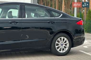 Седан Ford Fusion 2017 в 