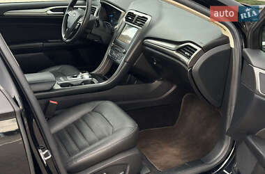 Седан Ford Fusion 2017 в 