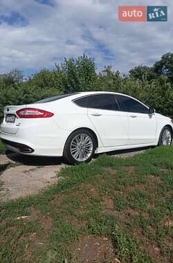 Седан Ford Fusion 2013 в 