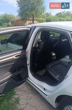 Седан Ford Fusion 2013 в 