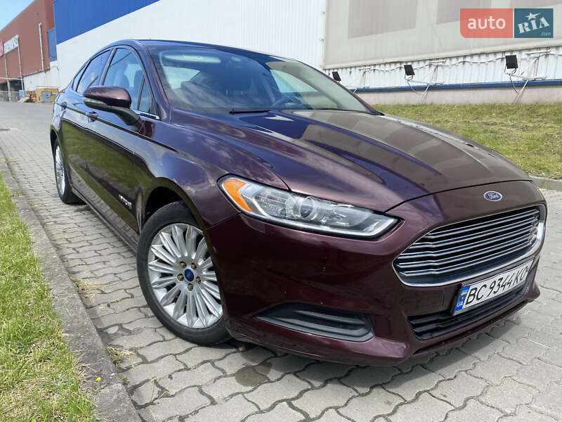 Седан Ford Fusion 2013 в Львове