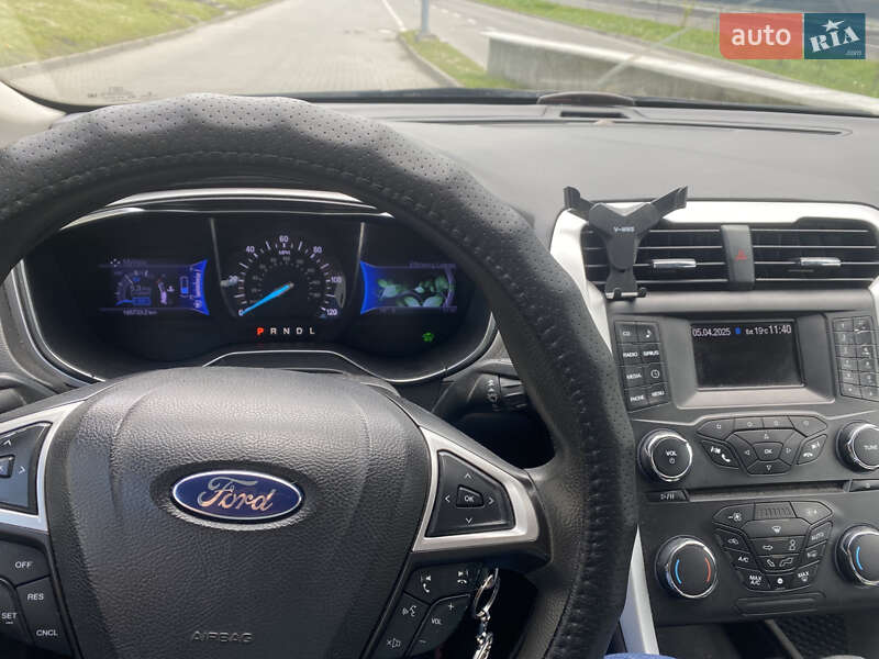 Седан Ford Fusion 2013 в Львове